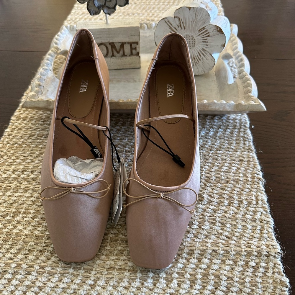 ZARA SHOES. Size 41/10.